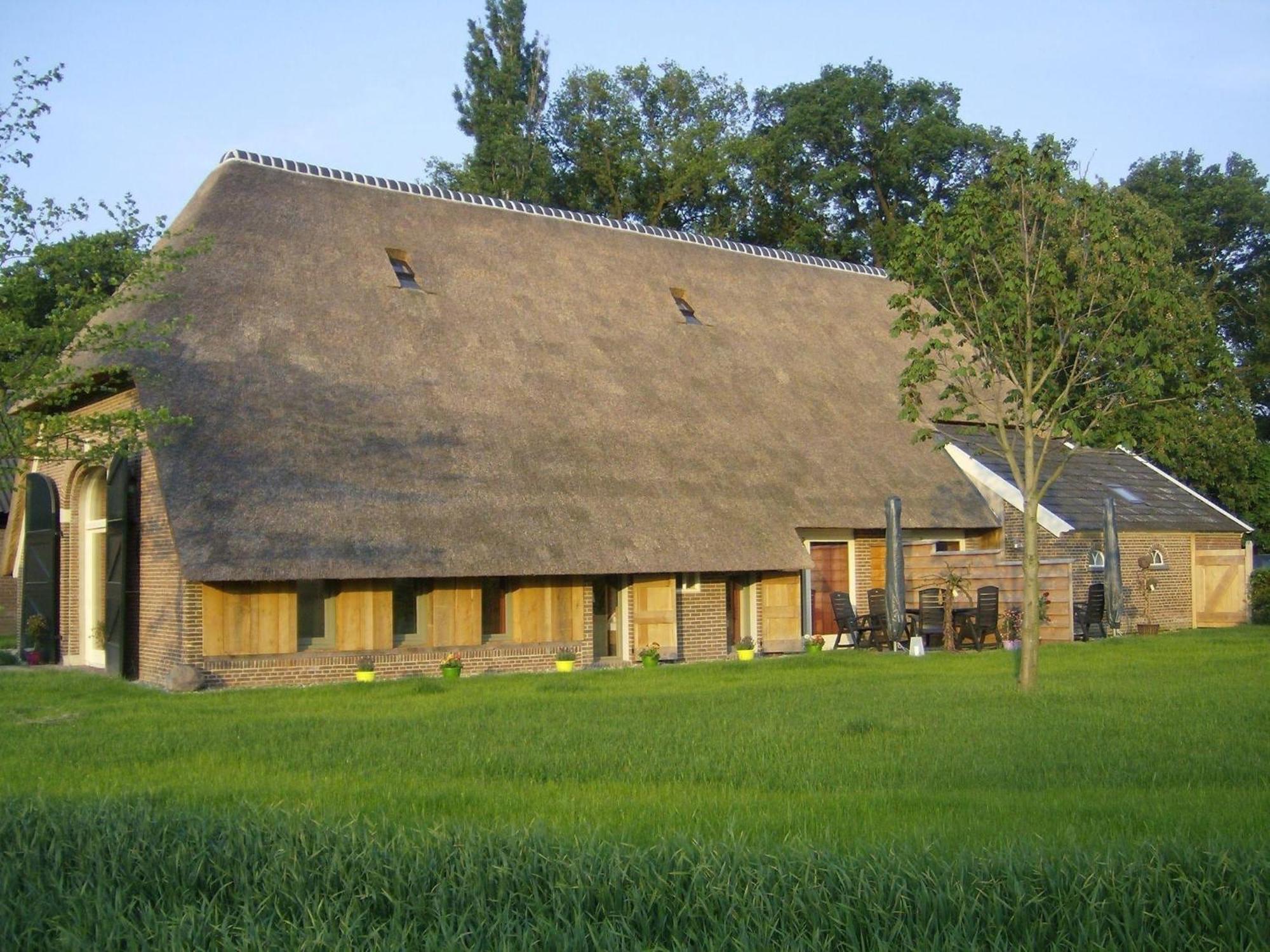 Quaint Farmhouse In Geesteren With Meadow View Экстерьер фото